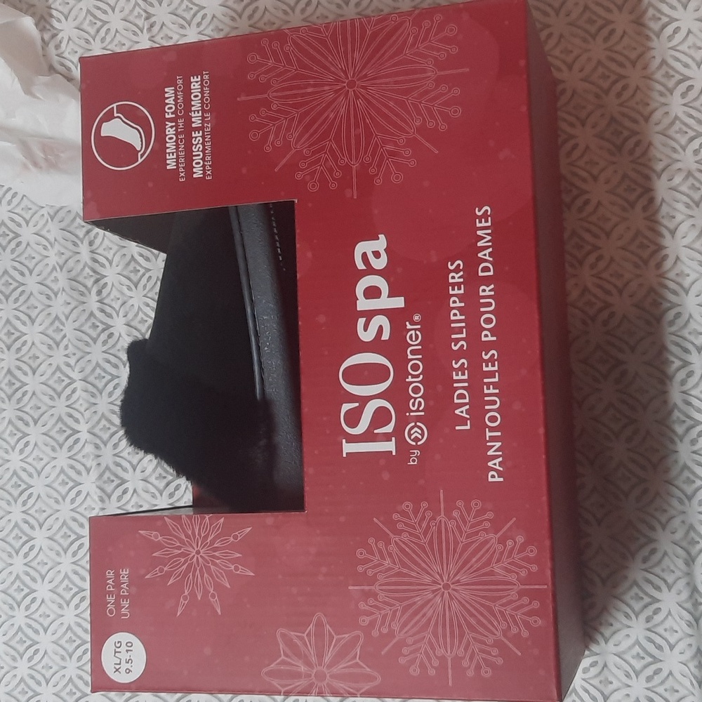 Isotoner ISO Spa black ladies slippers